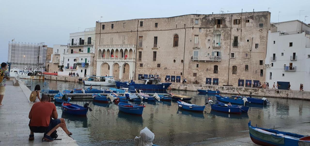 Dimora Nel Cuore Del Centro Storico Di Monopoli Bagian luar foto